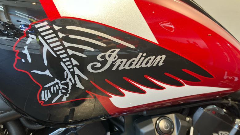 Indian Scout 101 Ltd+Tech Maroon w/graphics (25MY)